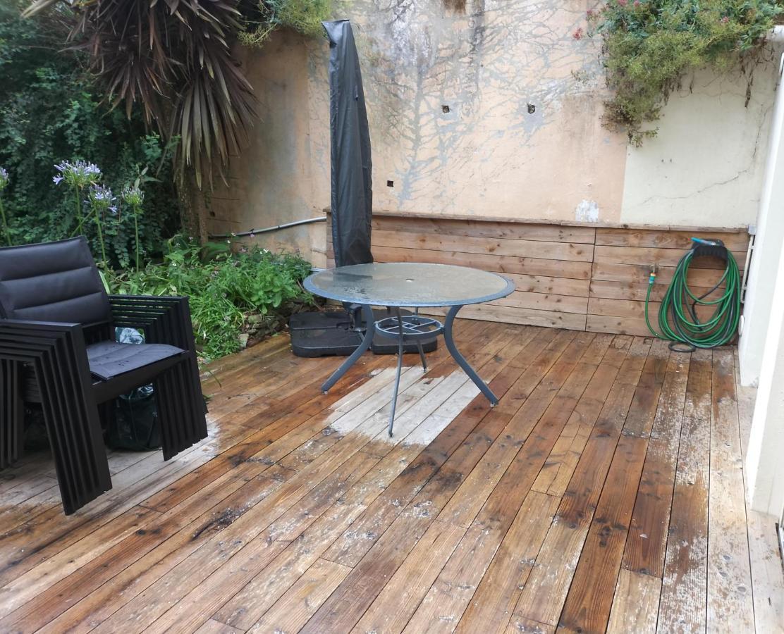Appartement Au Centre Ville Avec Un Beau Jardin Prive Lannion Exterior photo